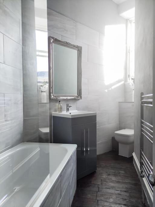 Beautiful Georgian New Town 2 Bed Apartment エディンバラ エクステリア 写真